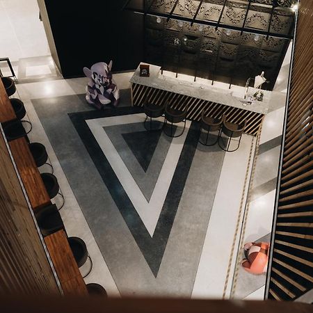 Ou Hotel Фитсанулок Екстериор снимка