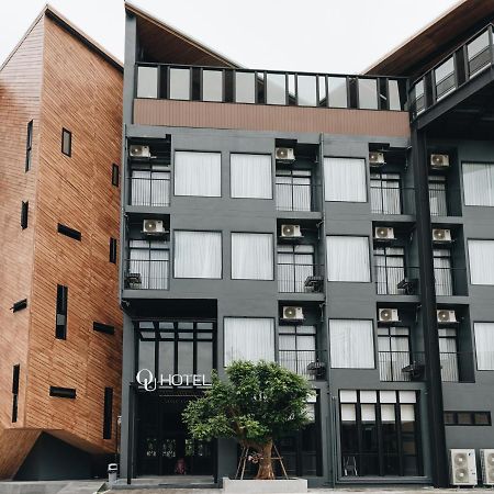 Ou Hotel Фитсанулок Екстериор снимка