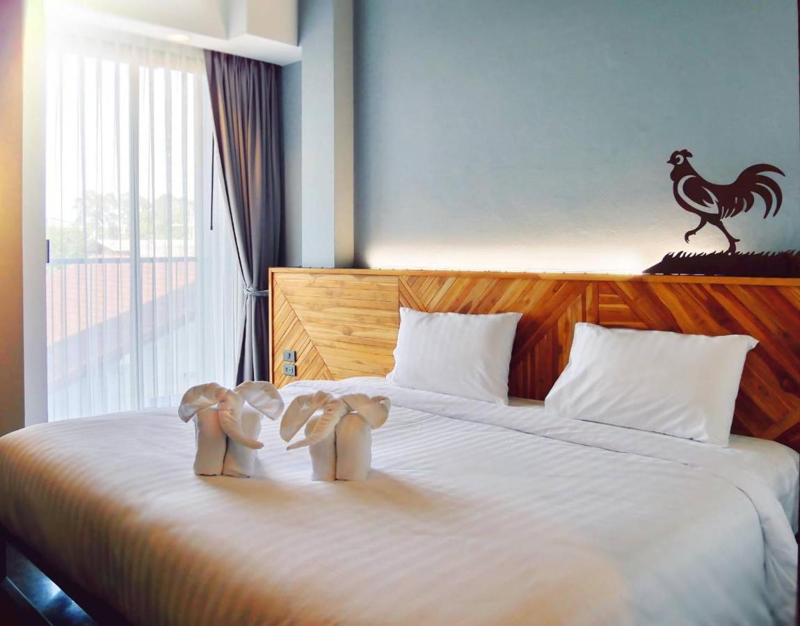 Ou Hotel Фитсанулок Екстериор снимка